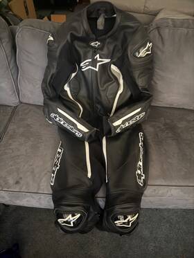 3150122-12-56 Alpinestars Missile V2 1-piece Suit Us 46 / Eu 56 Black/white 3150122-12-56 Alpinestars Missile V2 1-piece Suit Us 46 / Eu 56 Black/white