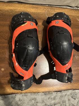 Asterisk 779423576859 Ultra Cell 2.0 Red And Black Size Lg Brace Pair