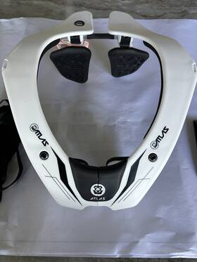 Aa3-lg-q320 Atlas Air Mx Neck Brace Ghost White Large