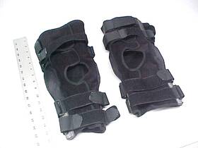 51363 Bioskin Bodyguard Knee Brace Wraparound Large Set Right Left