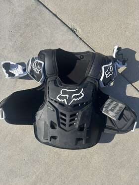 24814-018 Black Fox Racing Raptor Vest - Ce Chest Protector Black/white 24814-018 Black Fox Racing Raptor Vest - Ce Chest Protector Black/white