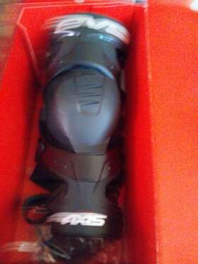 Evs 688713131992 Axis Sport Knee Braces Axiss-bk-lp Large Left