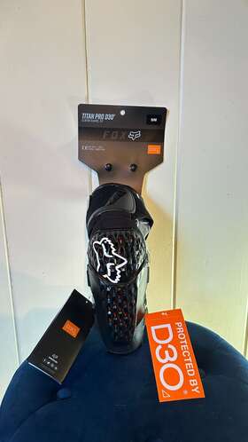 25193-001-s Fox 25193-001-s/m Black Titan Pro D30 Elbow Guard Adult S/m 25193-001-s Fox 25193-001-s/m Black Titan Pro D30 Elbow Guard Adult S/m