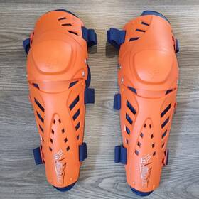 06192 Fox Racing 16140/06192 Titan Pro Knee/shin Guard One Size Fits Most Orange/blue Style# 16140