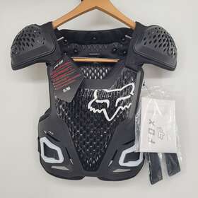 24017-001 Fox Racing R3 Guard Roost Deflector - Chest Protector Black S/m 24017-001 Fox Racing R3 Guard Roost Deflector - Chest Protector Black S/m