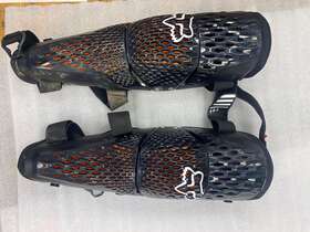 25190-001-l Fox Racing 25190-001 Titan Pro D30 Knee Guards 25190-001-l/xl 25190-001-l Fox Racing 25190-001 Titan Pro D30 Knee Guards 25190-001-l/xl