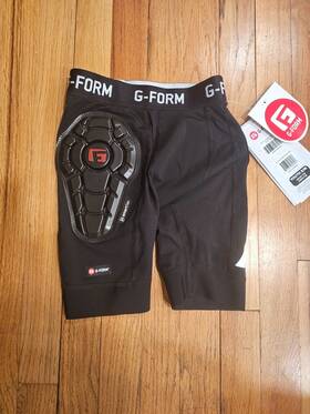 Ycs1102018 G-form Youth Pro-x3 Liner Bike Shorts Sz S/m 94.99 Ycs1102018 G-form Youth Pro-x3 Liner Bike Shorts Sz S/m 94.99