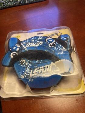 Leatt 009698963394 Neck Brace Ashley Fiolek Blue Labeled As Spare Parts
