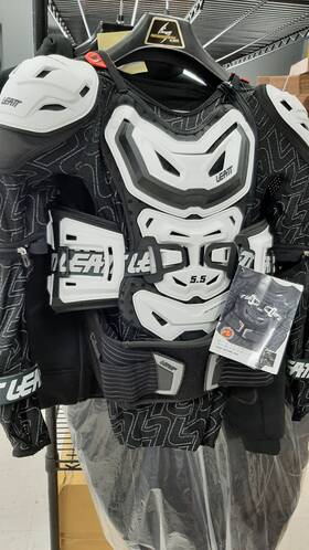 Leatt 009698993179 Body Protector 5.5 White L Xl 172-184cm
