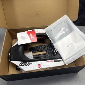 Leatt 009699112357 5.5 White Neck Brace L/xl