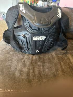 101801000 Leatt Fusion 2.0 Junior Black Vest