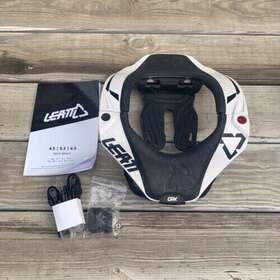 10221117 Leatt 5.5 Neck Brace - Motocross Dirt Bike Offroad Adult