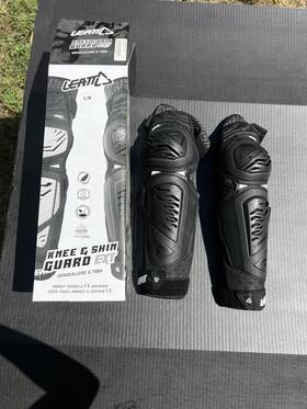 Leatt 501921009x Brand New Never Worn Knee And Shin Guard Ext - S/m