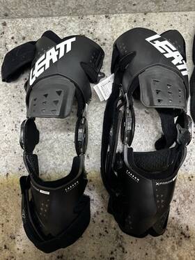 502120010 Leatt Like New Two X-frame Hybrid Knee Braces - L Size Motocross Dirt Bike