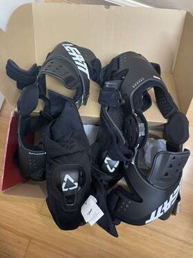 5021200104 Leatt Knee Brace X-frame Hybrid Pair Size Large