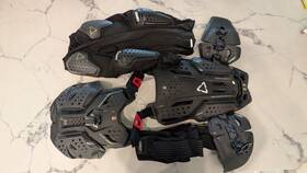502140010 Leatt 6.5 Body Protector Medium - Motocross Dirt Bike Offroad Atv Chest