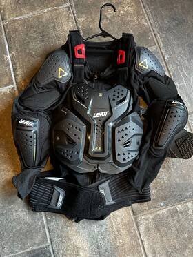 5021400102 Leatt Motto 6.5 Body Protector Xl