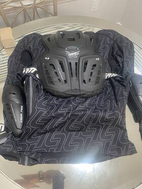 5021400142 Leatt New Body Protector 4.5 Pro - Xxl 5021400142 Leatt New Body Protector 4.5 Pro - Xxl