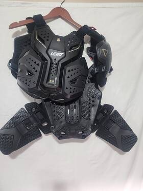 502140018 Leatt 6.5 Pro Graphene Chest Protector S/m 502140018 Leatt 6.5 Pro Graphene Chest Protector S/m