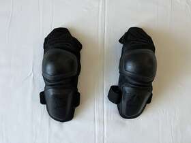 5022141290 Leatt Enduro Knee Guards - Black Small/medium