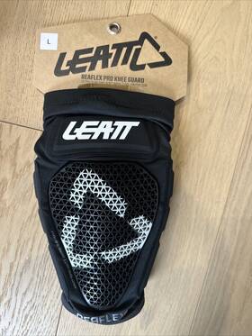 5024060942 Leatt Reaflex Pro Knee Guards - Black Large