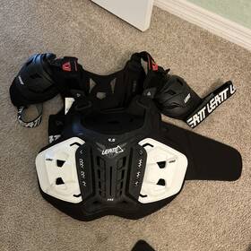 5025202360 Leatt 4.5 Pro Evo Chest Protector Xxl And More