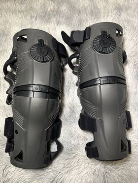 Mobius 812854020901 X8 Pair Knee Braces Large Storm Grey Dirt Bike Mx Atv -used