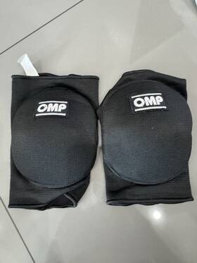 Kk04005071 Omp Karting Padded Knee Pads Pair For Go-kart / Race Use Biking Sports Kk04005071 Omp Karting Padded Knee Pads Pair For Go-kart / Race Use Biking Sports
