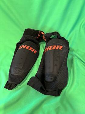 2704-0486 Thor Comp Xp Knee Guards Mens Riding Braces Used