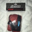 Icon Domain Cheek Pads Red Large 0134-3586. Fixed Price $25.00.