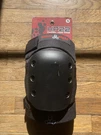 Triple Eight Small Kp 22 Heavy Duty Skateboarding Bmx Mtb Roller Knee Pads. Fixed Price $20.00.