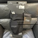 Oakley All Mountain Rz Labs Knee Guard L/xl. Fixed Price $26.89.