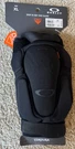 Oakley Drop In D3O Knee Guard Blackout Xl. Fixed Price $39.99.