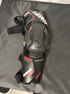 New Leatt X-frame Knee Brace- Right Xlarge 5018010144. Fixed Price $175.00.